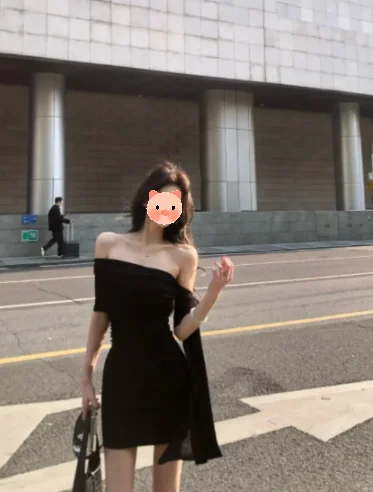 救命！这条黑裙子把纯欲感焊在我身上了！