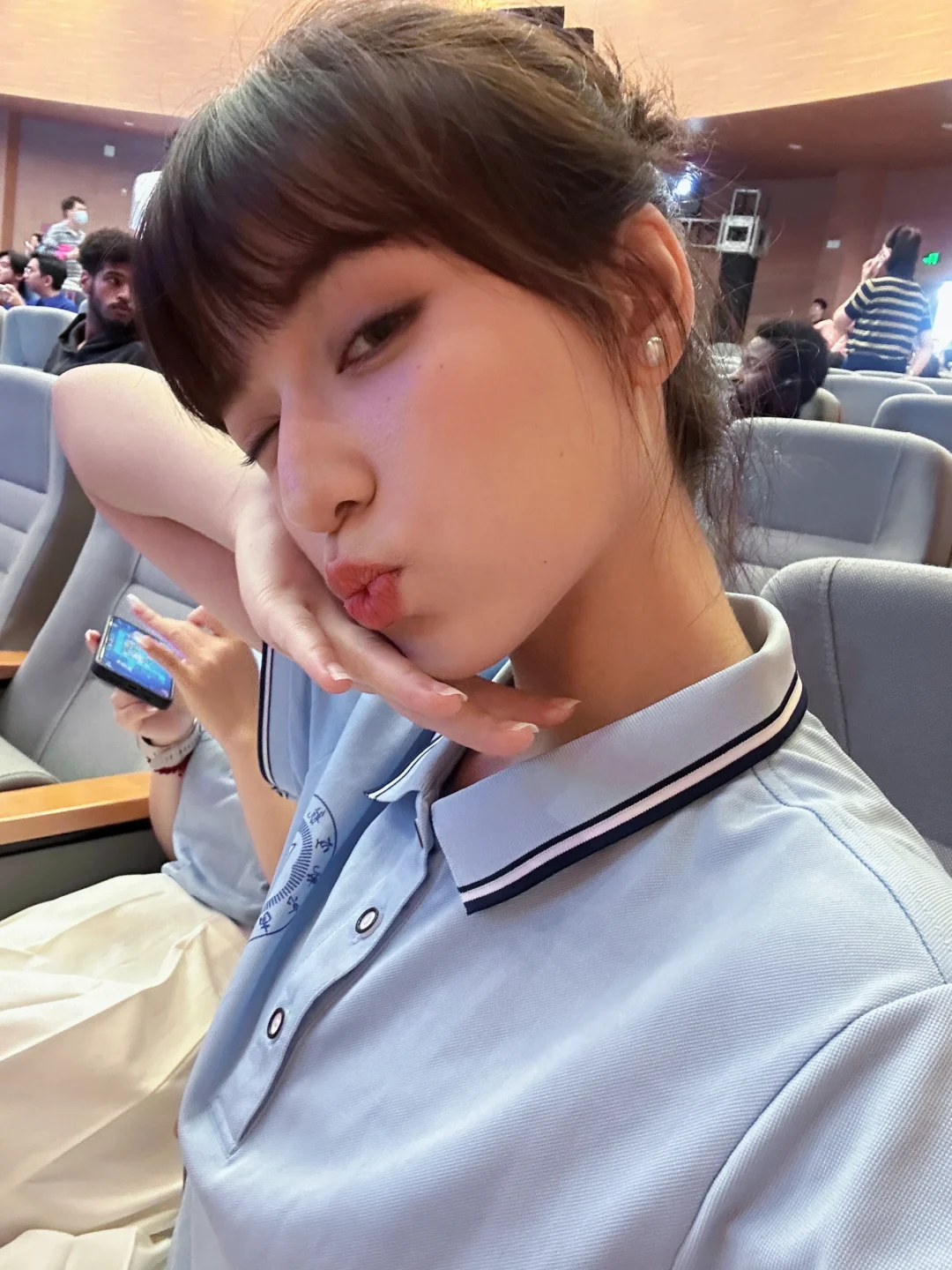 为什么侧脸永远比正脸好看？