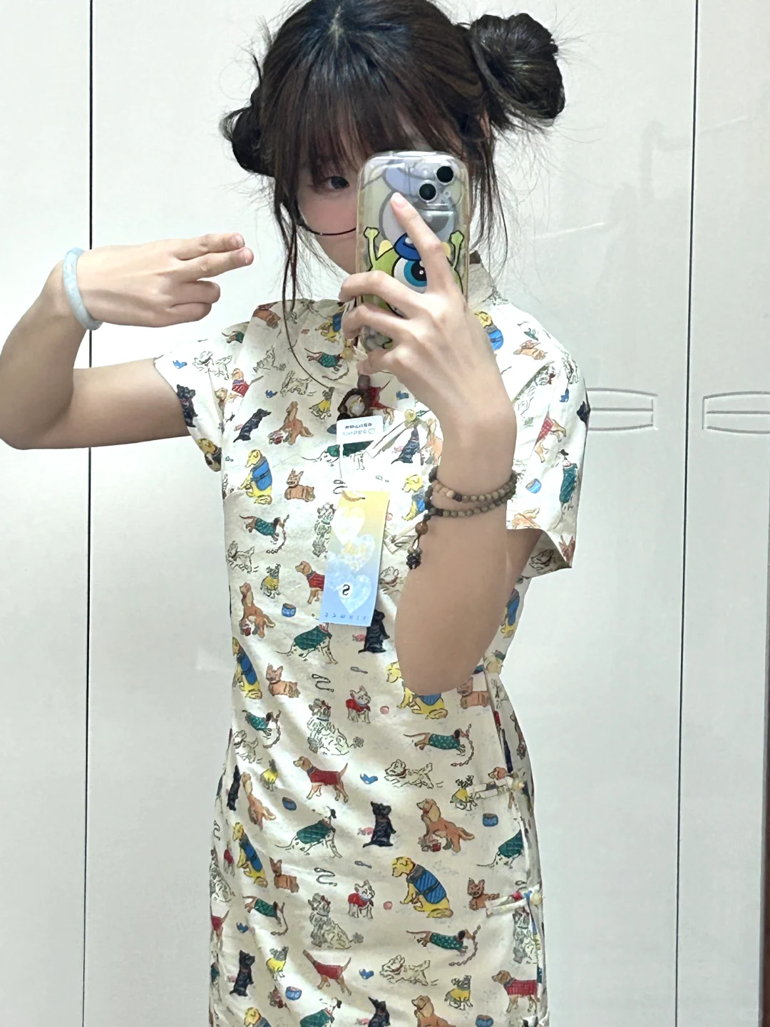 景页页新中式小狗旗袍好美，好出片！