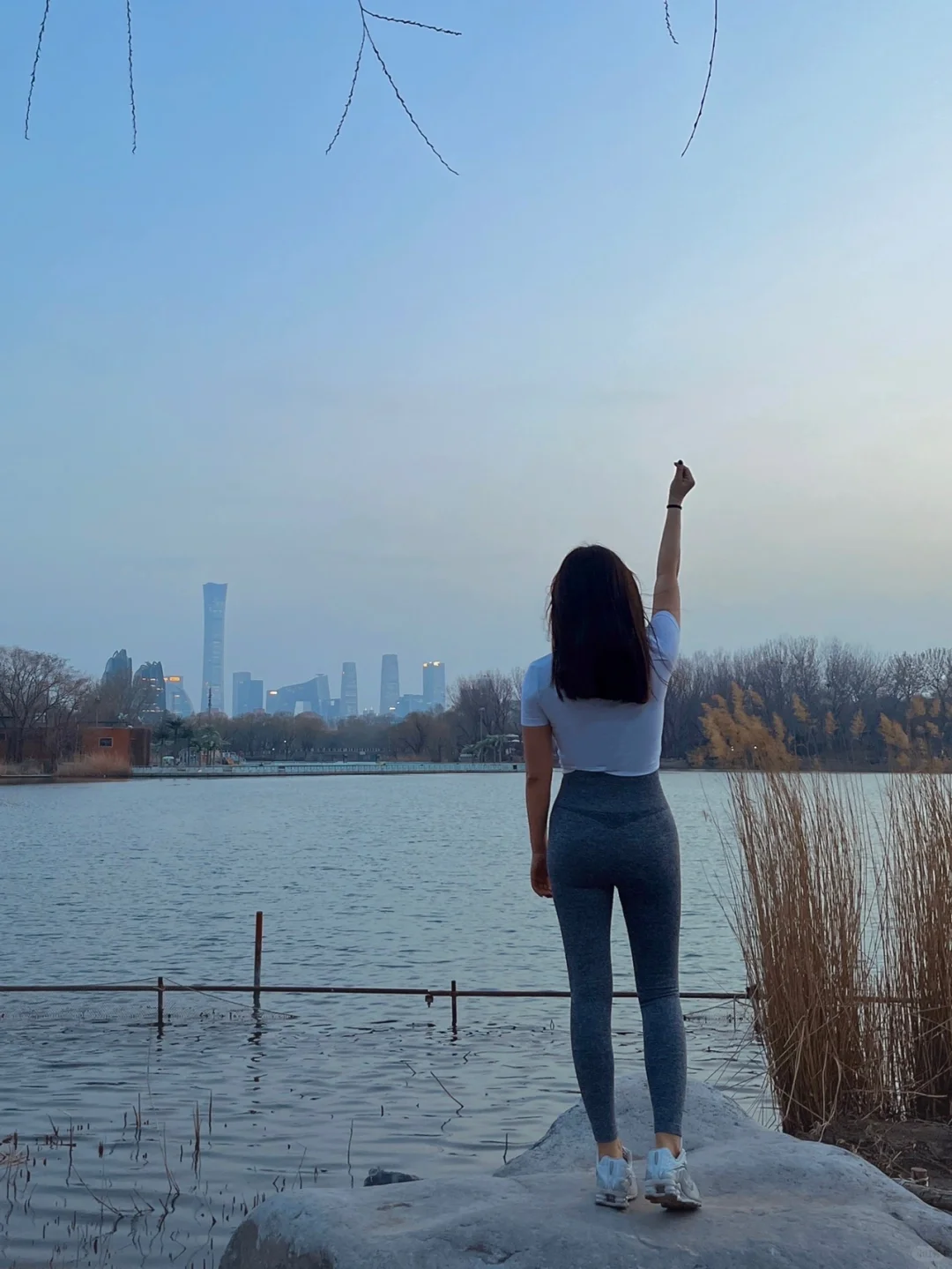 想起了孙燕姿的一首歌 什么歌 天灰灰