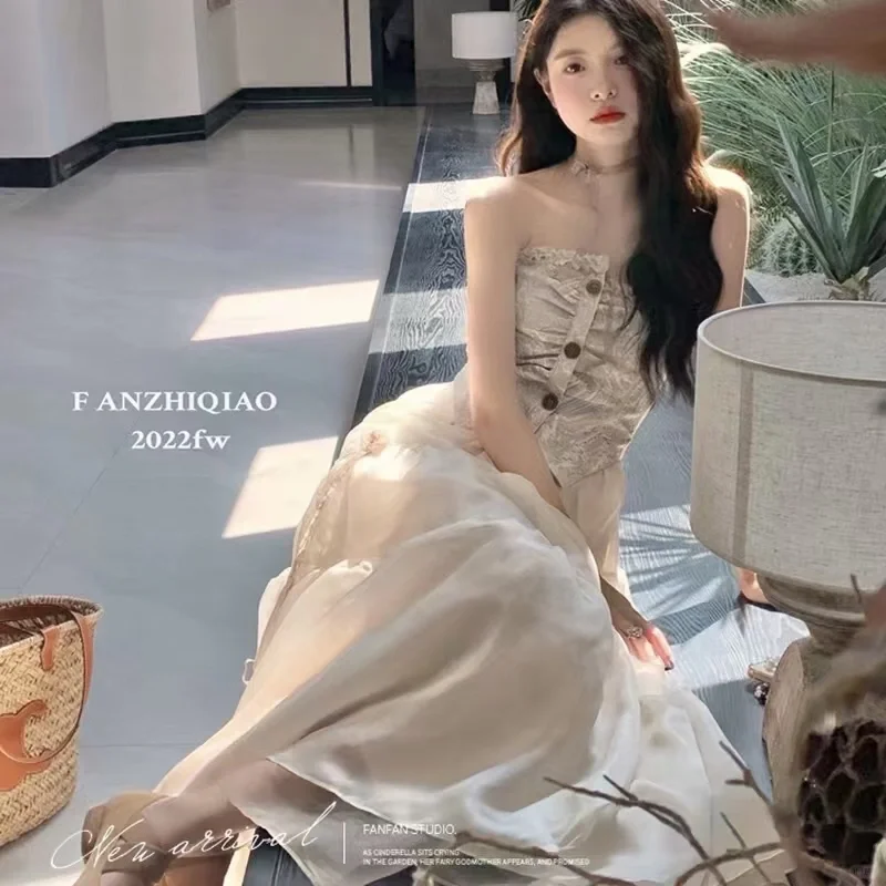 我们是可爱性感又优雅的小美女