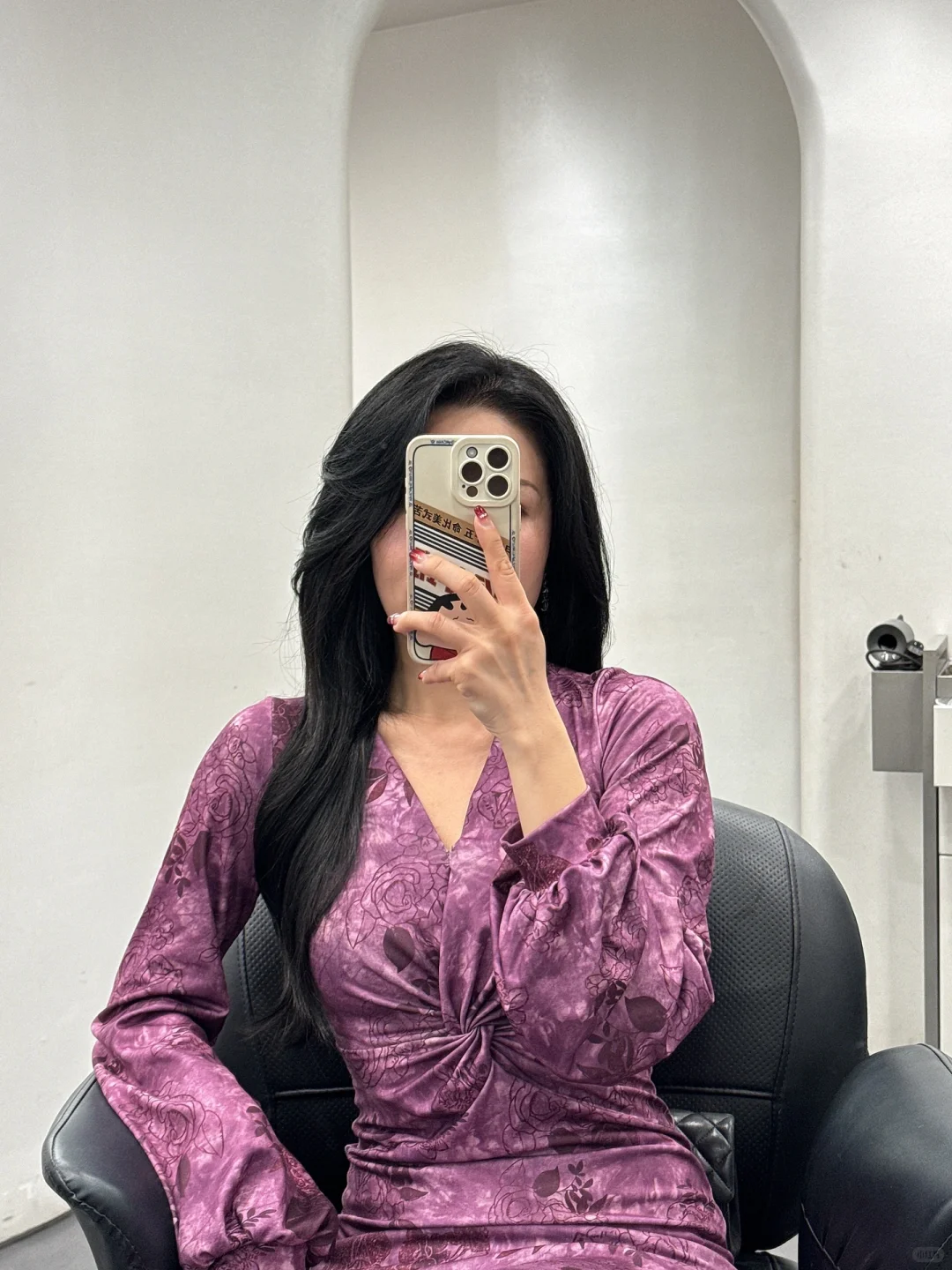 这件紫色小妈裙一穿，真的很人妻