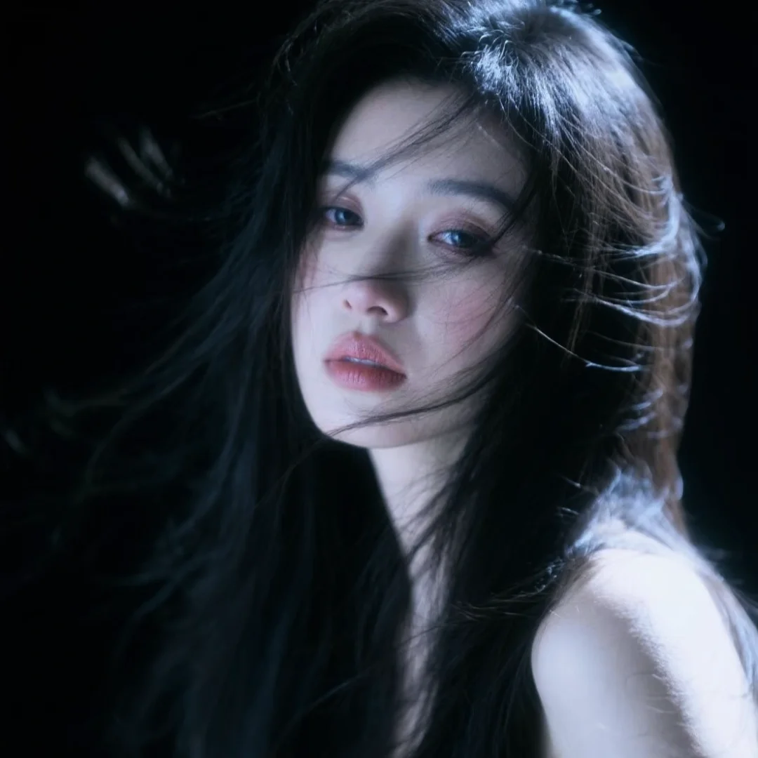 Share •女头