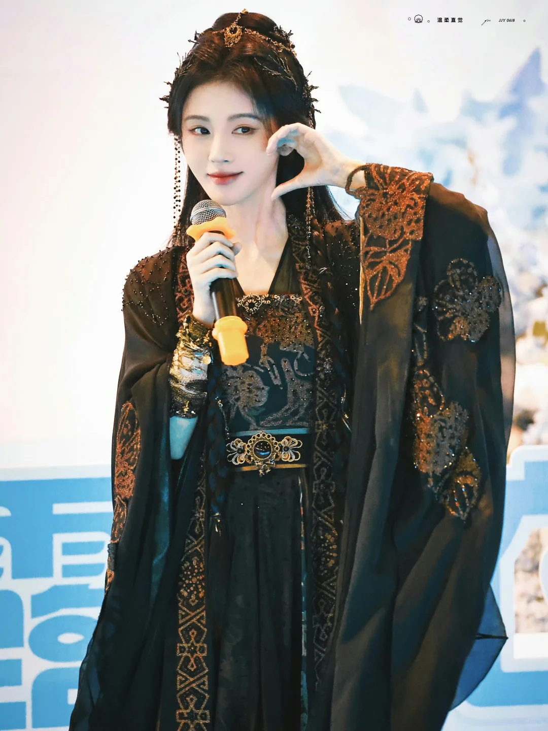月鳞绮纪|鞠婧祎造型路透合集