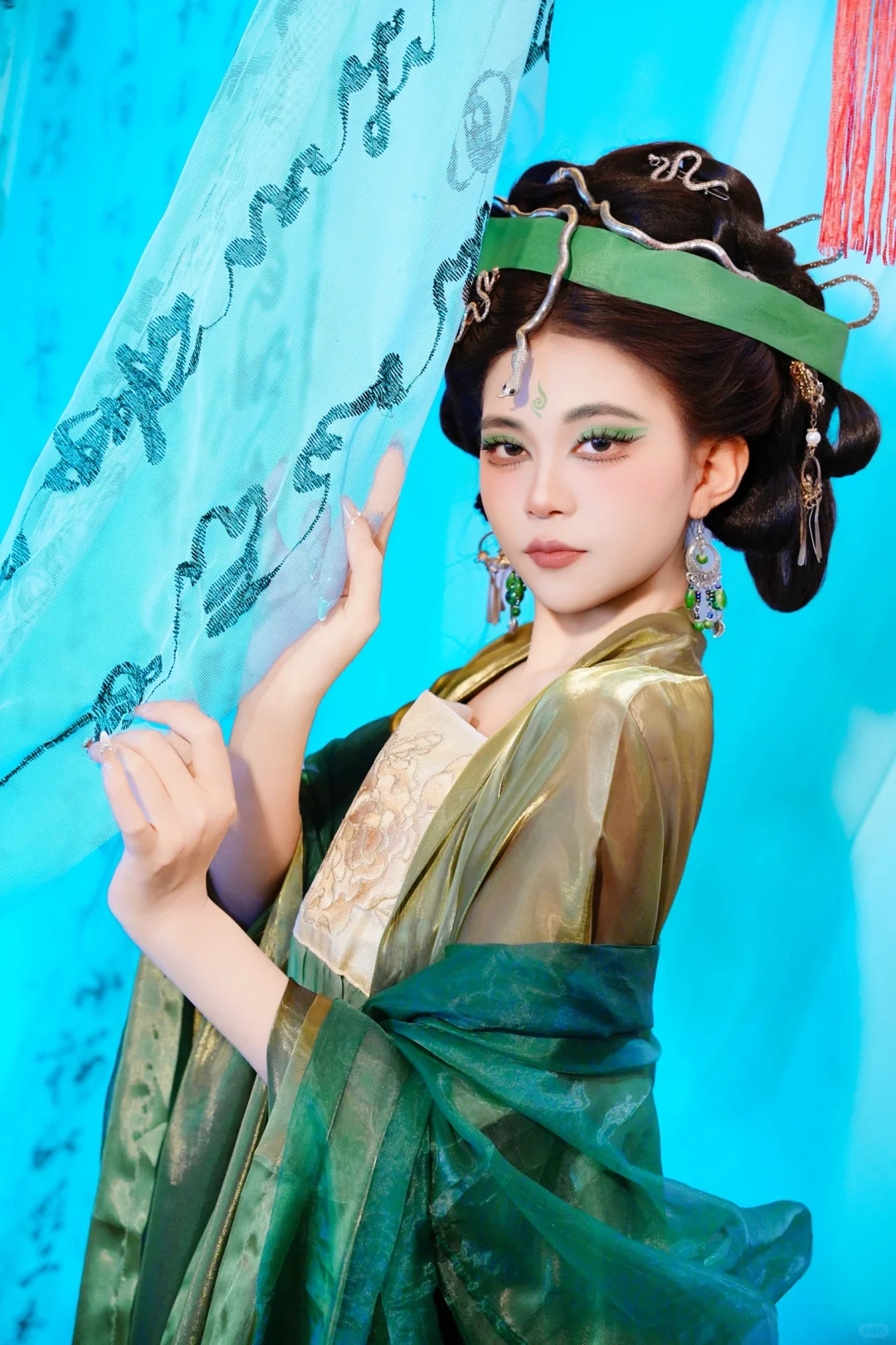 是你心中的古风女主嘛？青蛇来袭