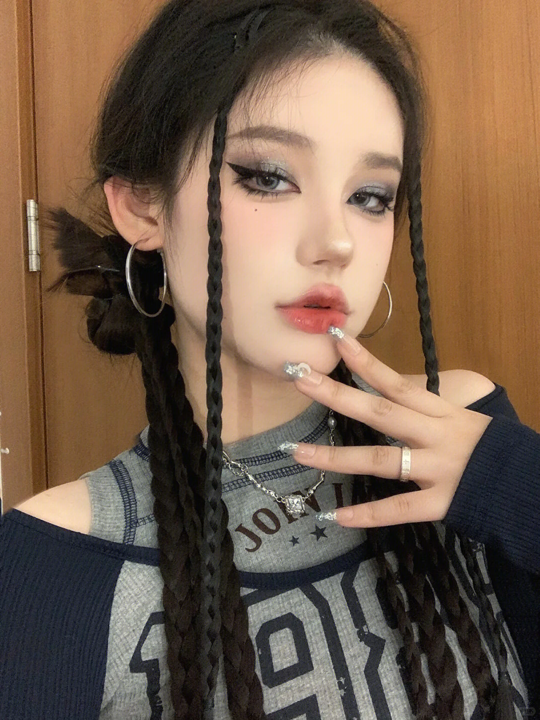 小姐姐的甜酷辣妹妆太好看了叭❗