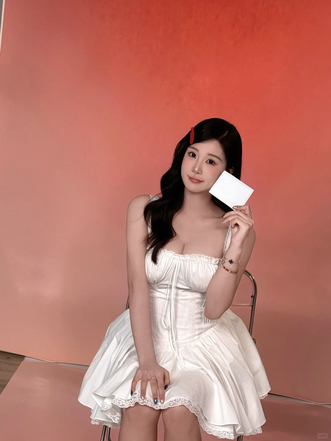 拍到了超级甜的韩女爱豆千金写真🥳