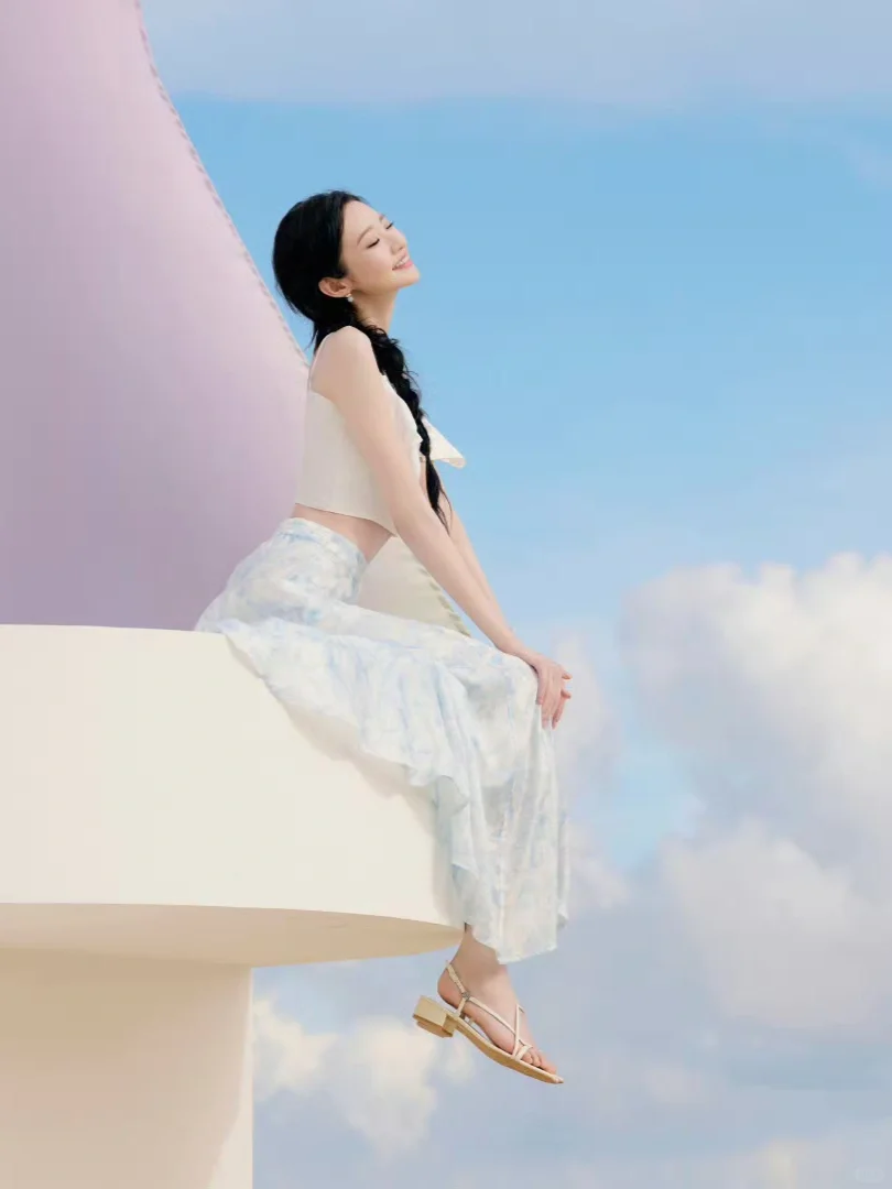 ♥️张艺凡这套海边欧若拉风穿搭也太好看啦吧