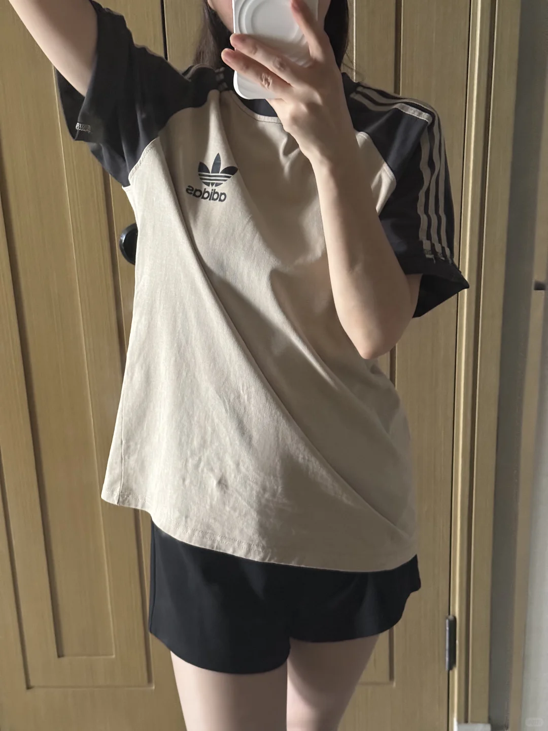 你看得出来丝袜的颜色算我输😂