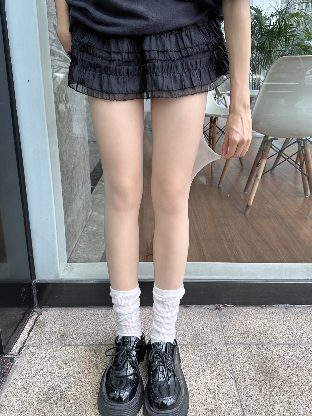 女大第一次尝试肉丝！！！