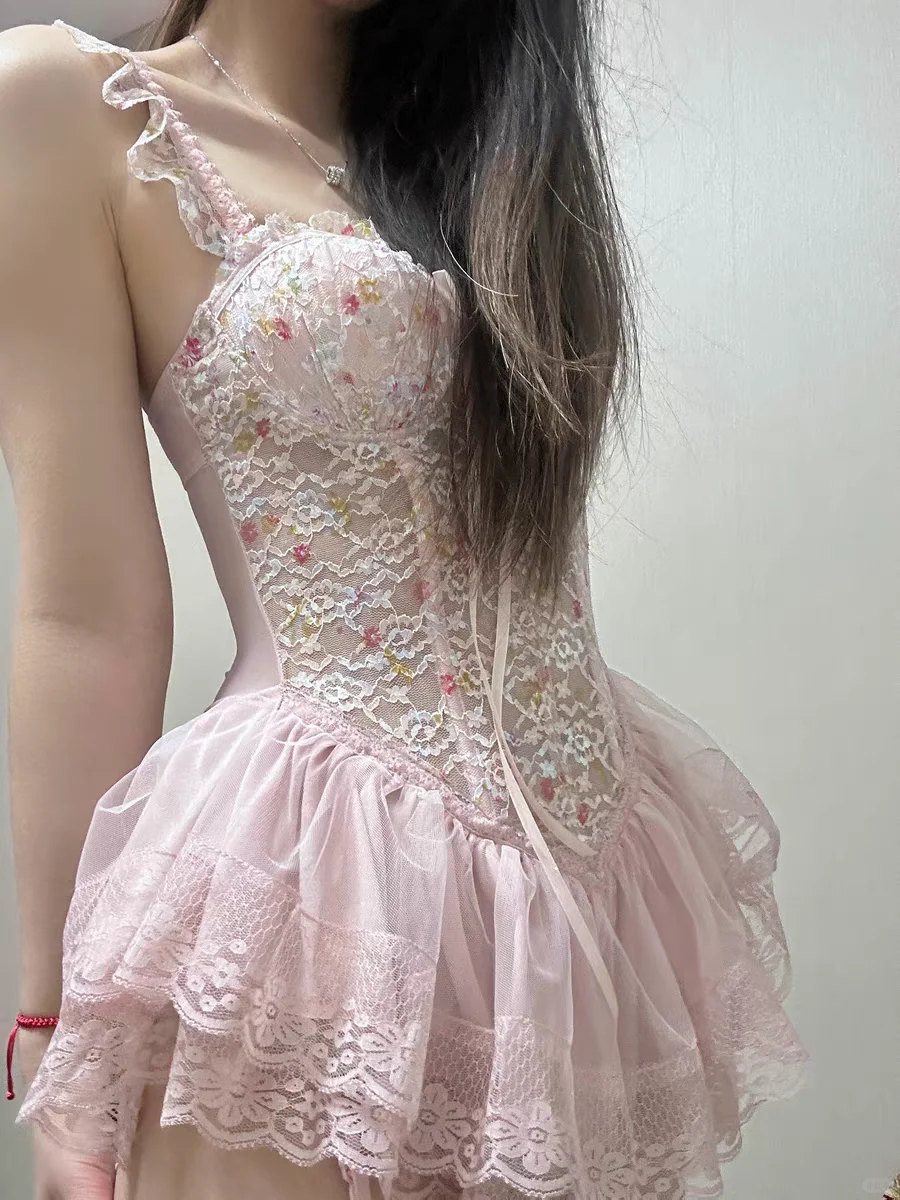 涩谷辣妹纯欲风，鱼骨吊带胸衣显瘦绝