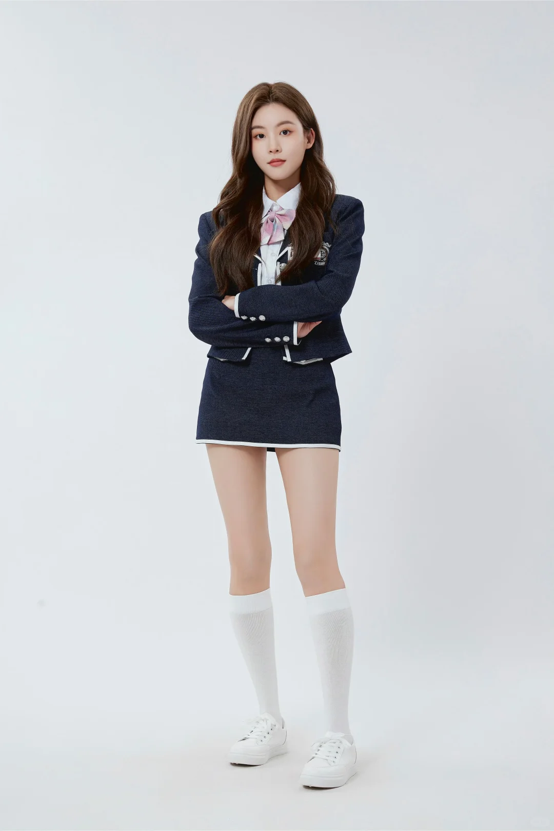 16位女明星的制服穿搭