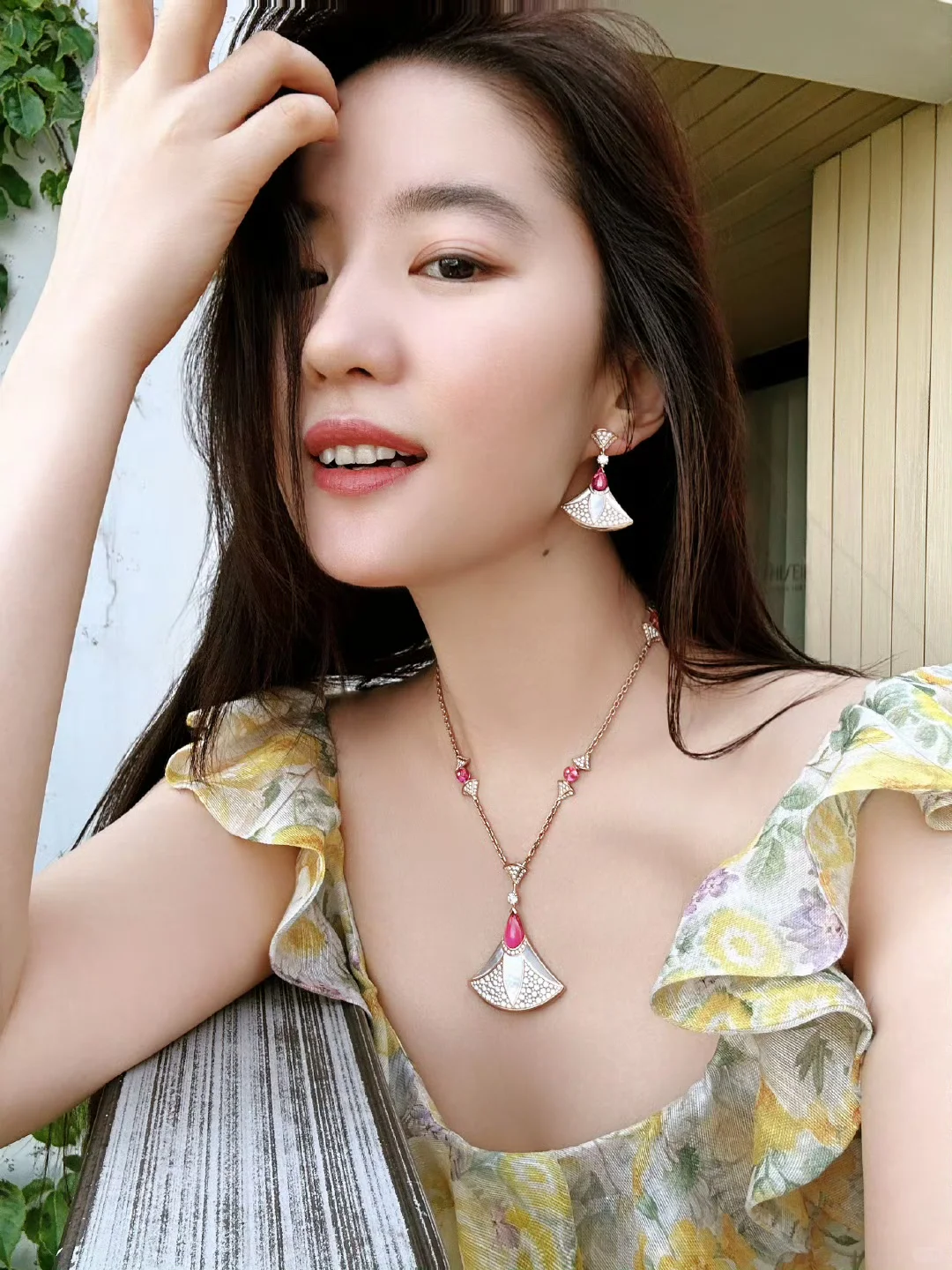分享一波刘亦菲美照～