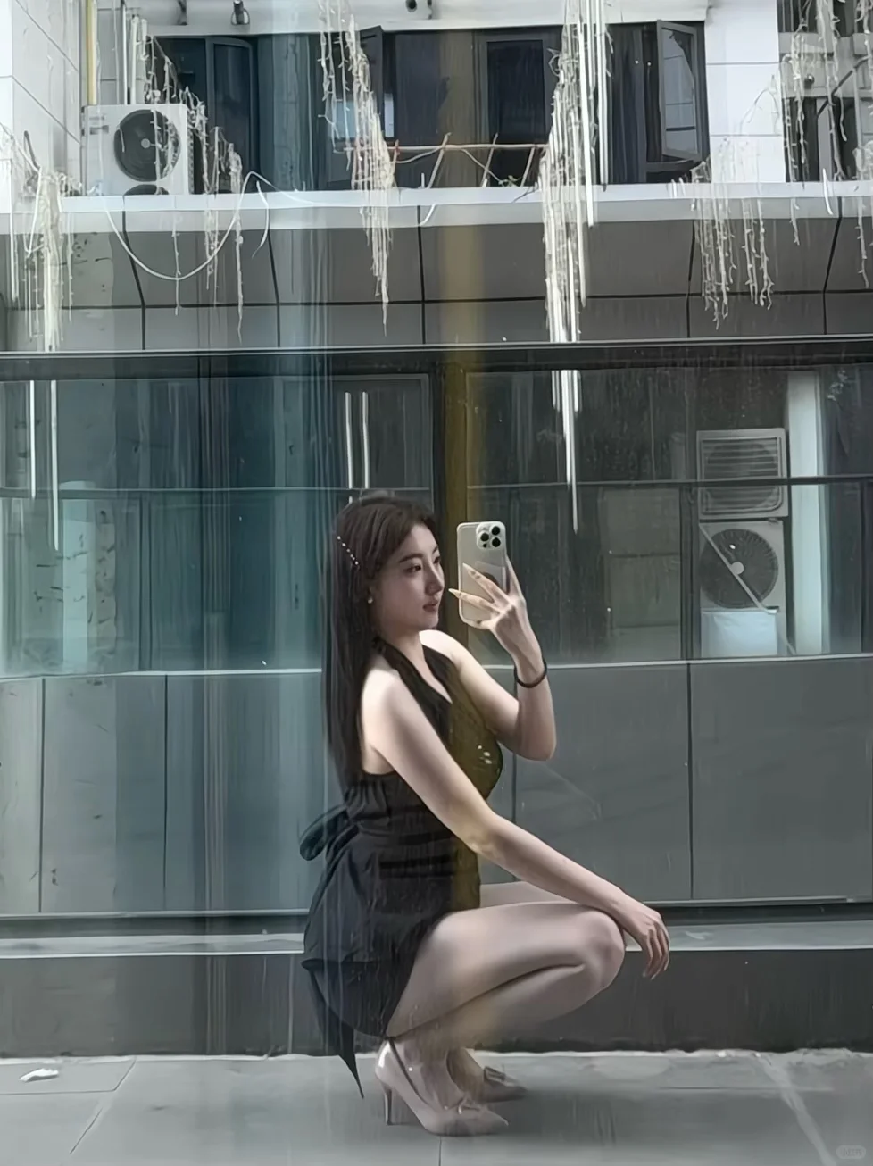 女孩子总在年轻时追寻女人味