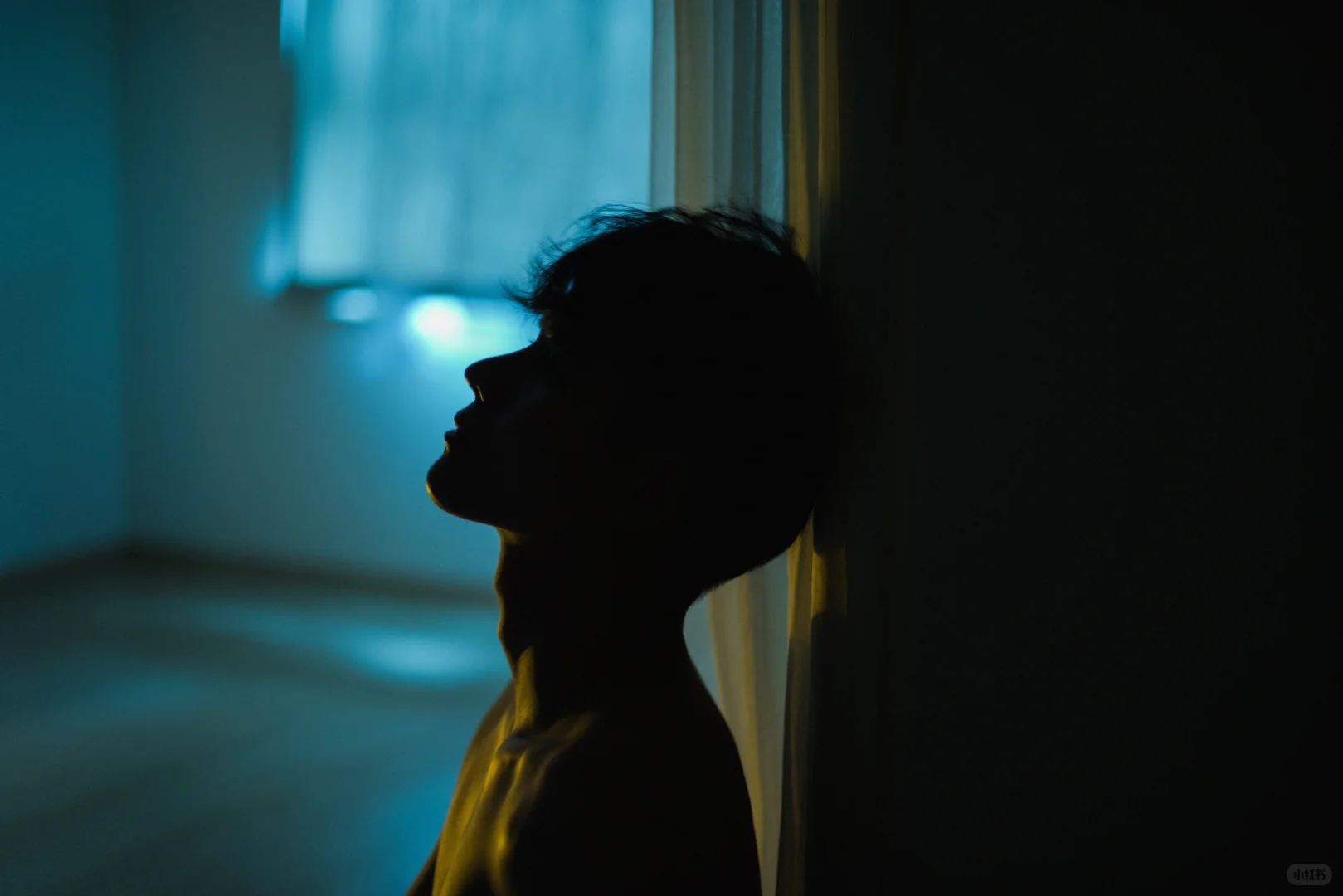 这个摄影师怎么回事 拍的脸都看不清