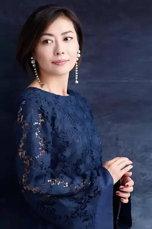 她如此孤独，连儿子都拒绝继承 💔💔