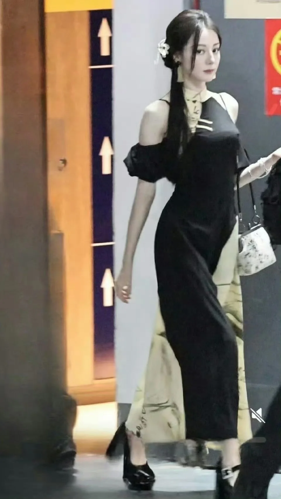 此女简直人间尤物