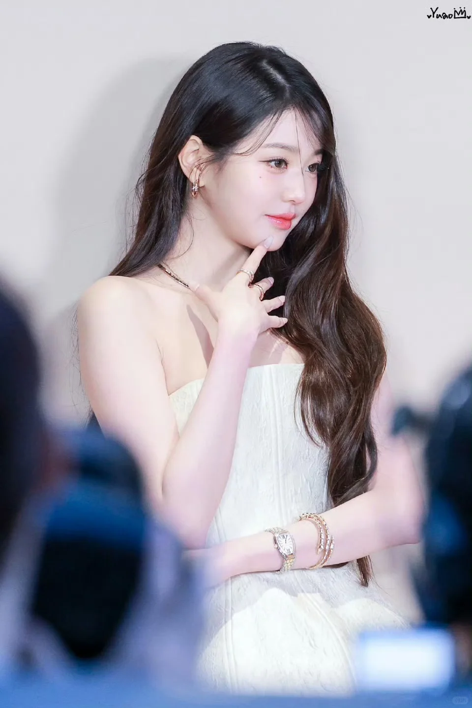 没有瑕疵 完美的一张脸。。。