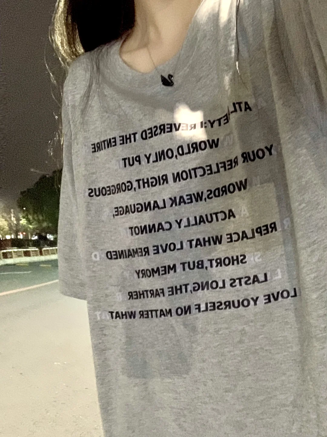 好喜欢晚上散步呀～