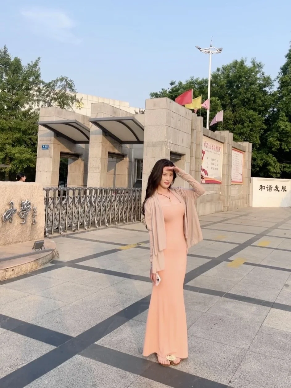 女孩子们总在年轻时追寻女人味