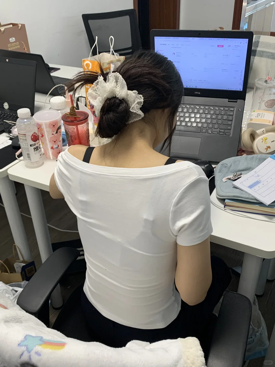 wok新来的实习生...都这么穿衣自由了吗