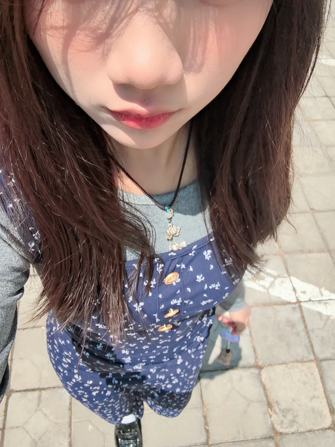 这种小裙子适合女大穿吗