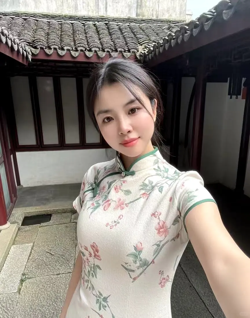 33岁，旗袍东方女性最美的象征！