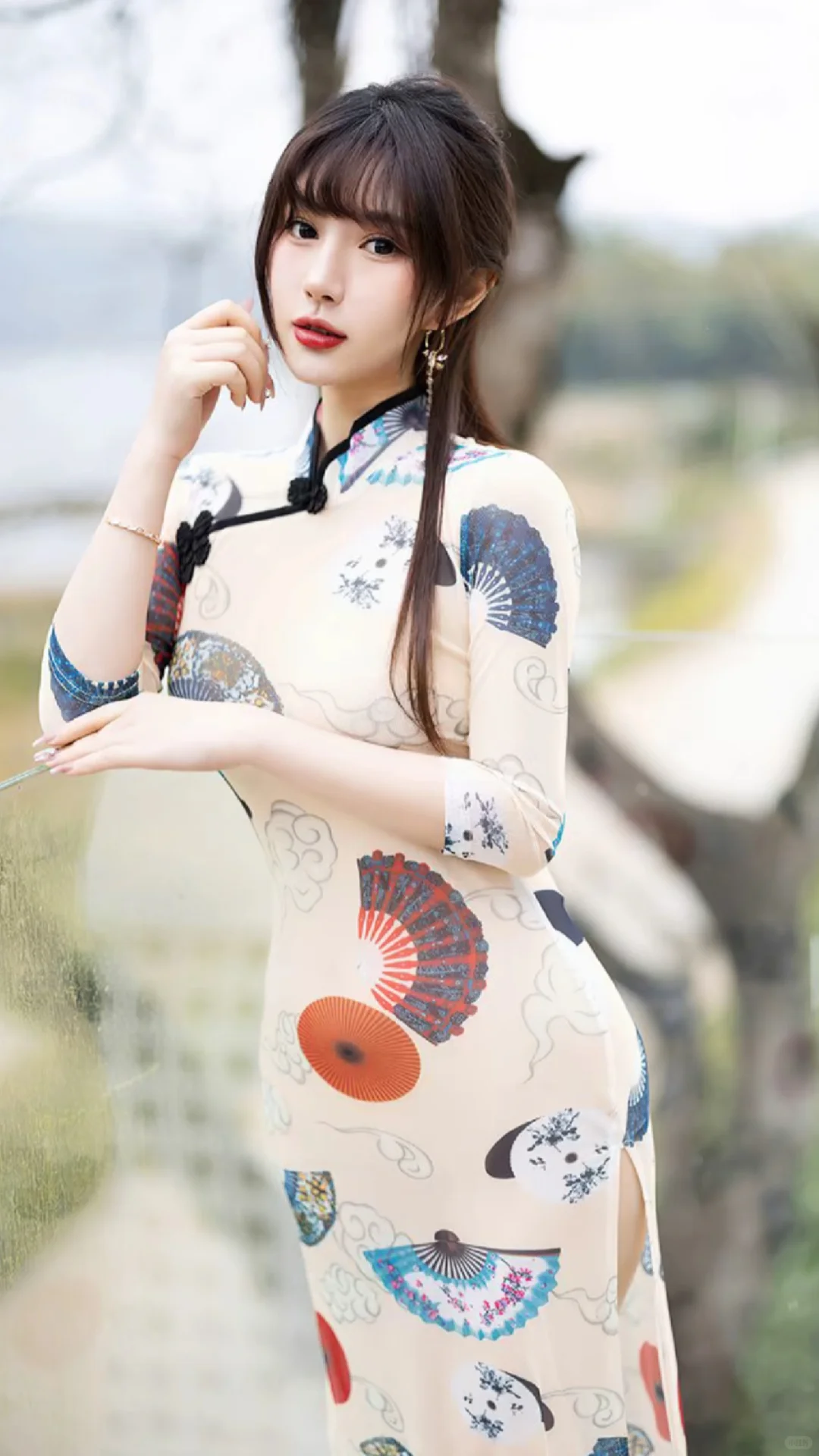 新人模特 蹲摄影师 可互动 高度配合