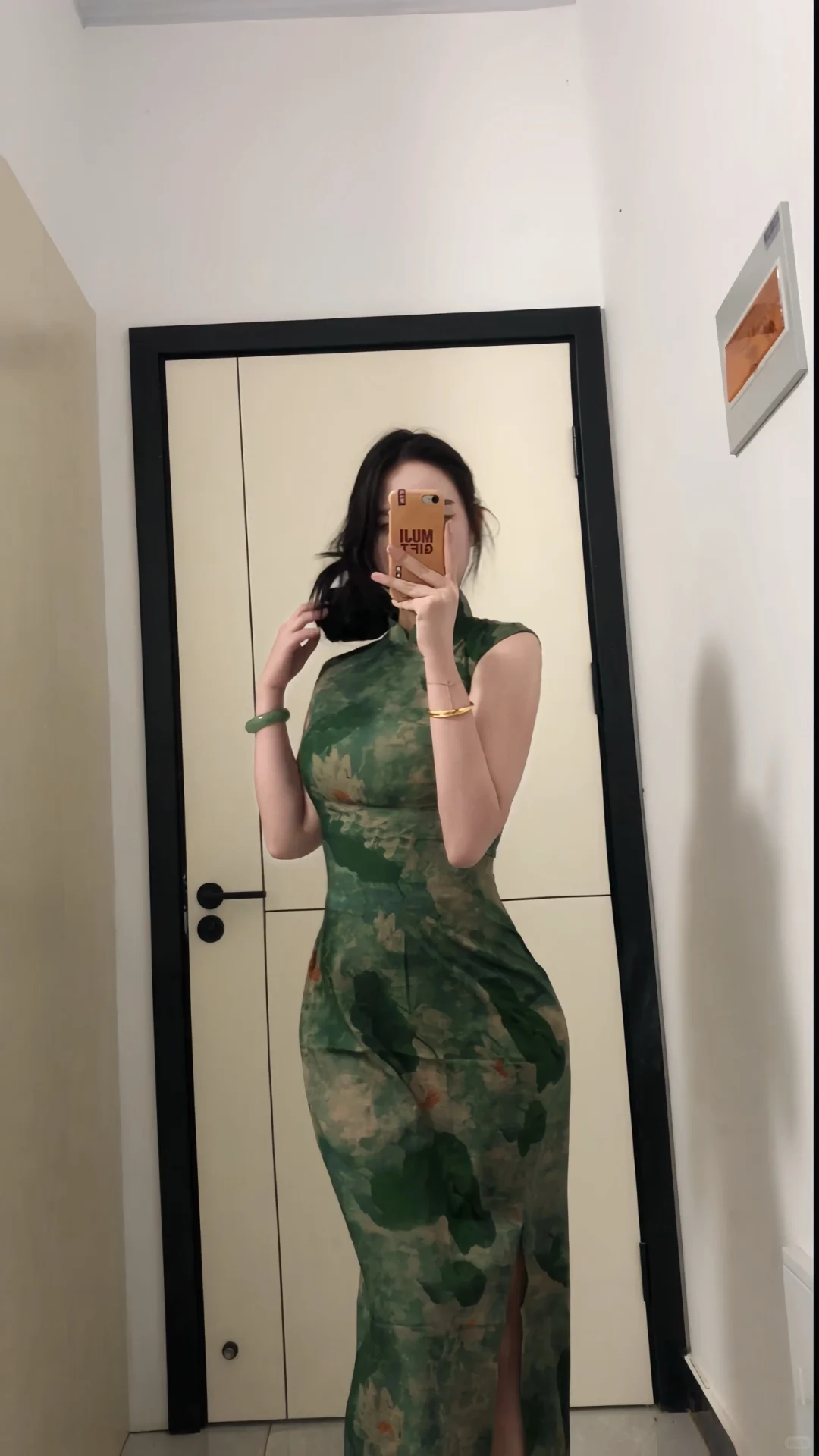 166/105 绿色荷花旗袍