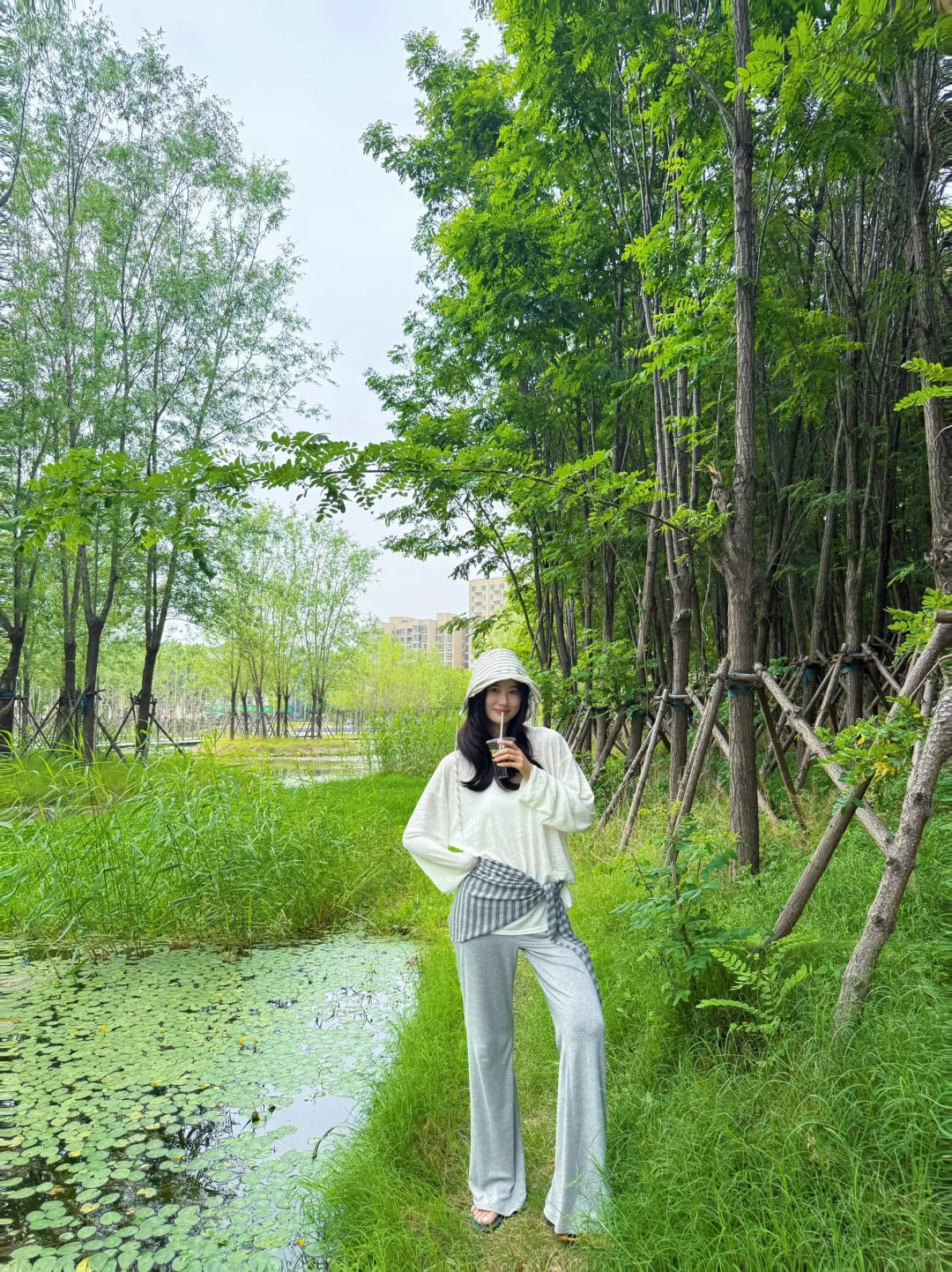 夏日出门当然要穿舒服的衣服啦