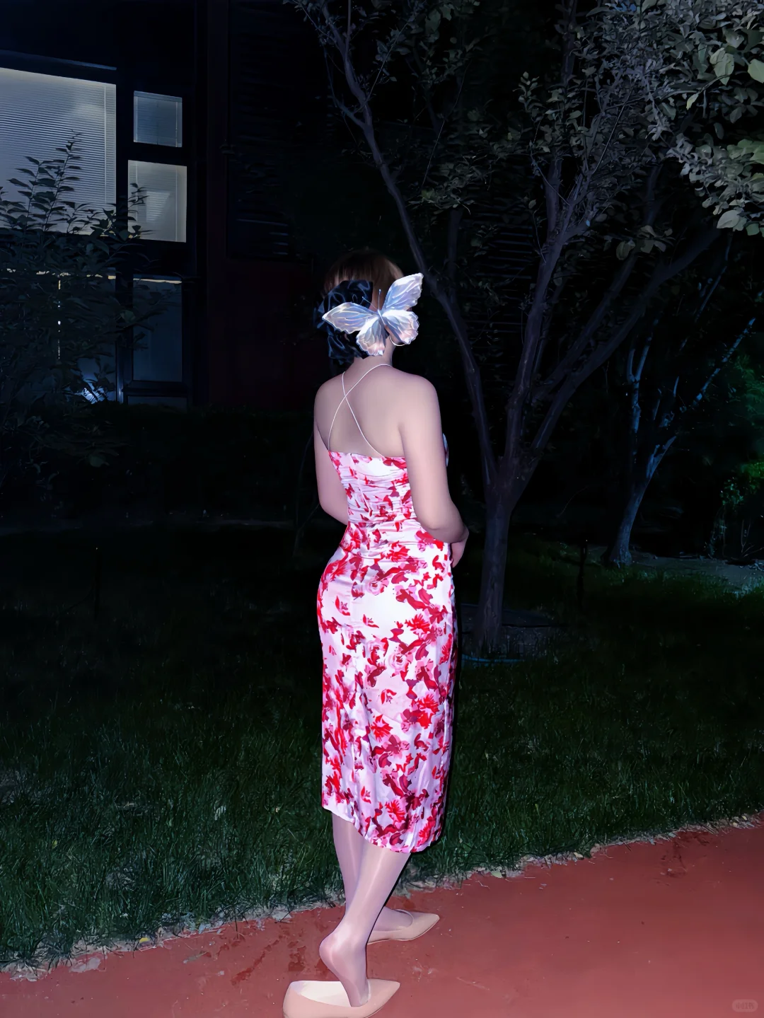 🌸花瓣辣妹裙+马油丝袜+粉嫩平底鞋｜温柔甜