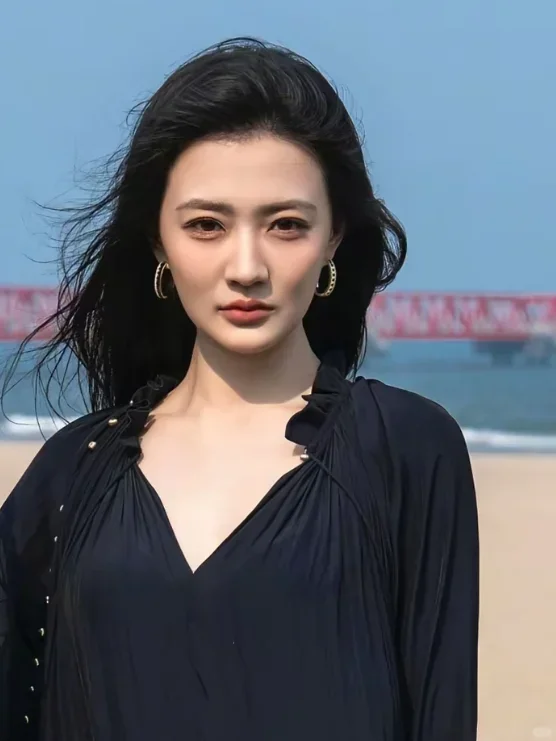 窝趣，她路人视角长这样啊！？