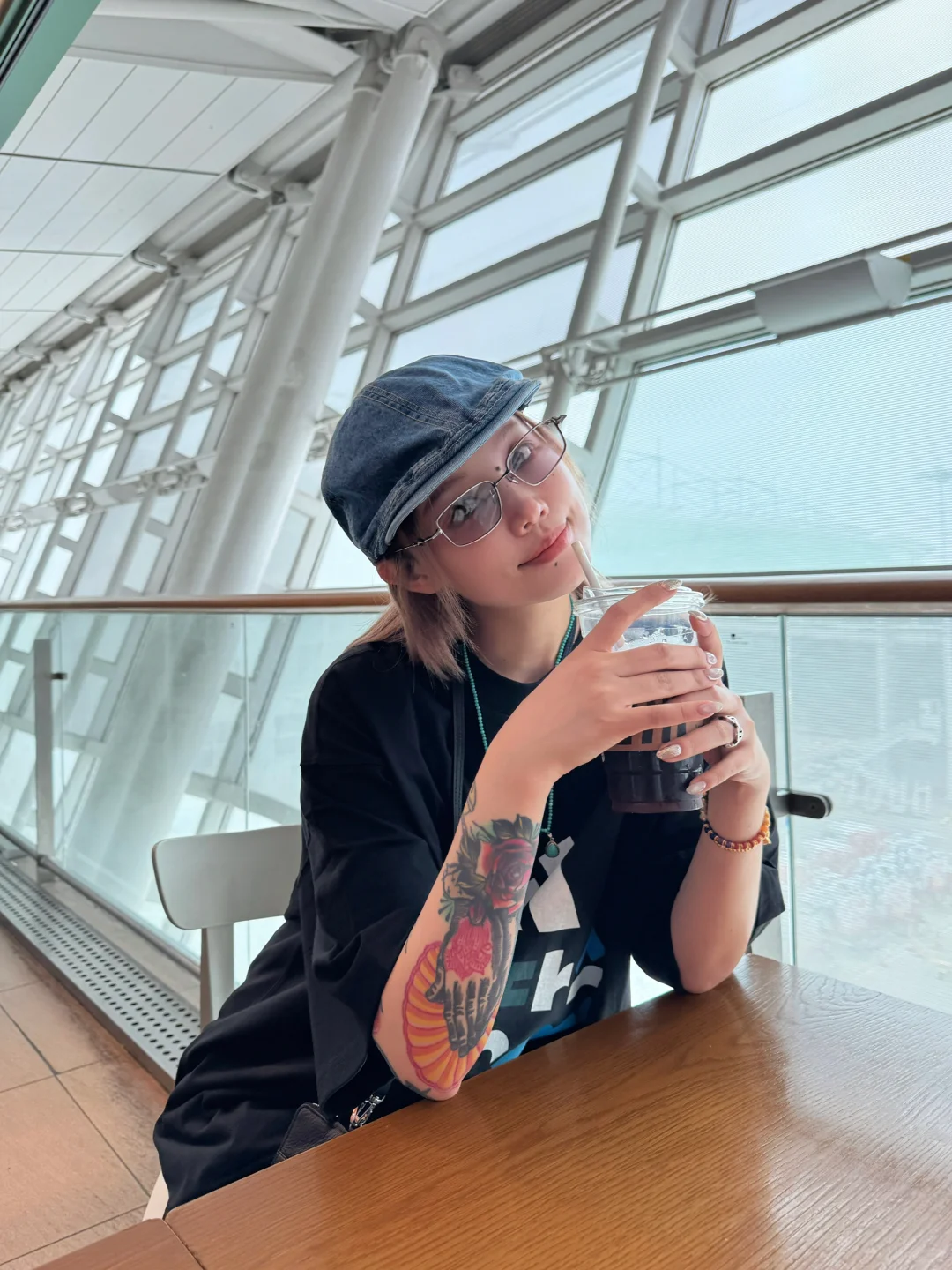 赶一下飞机✈️顺便拍个照