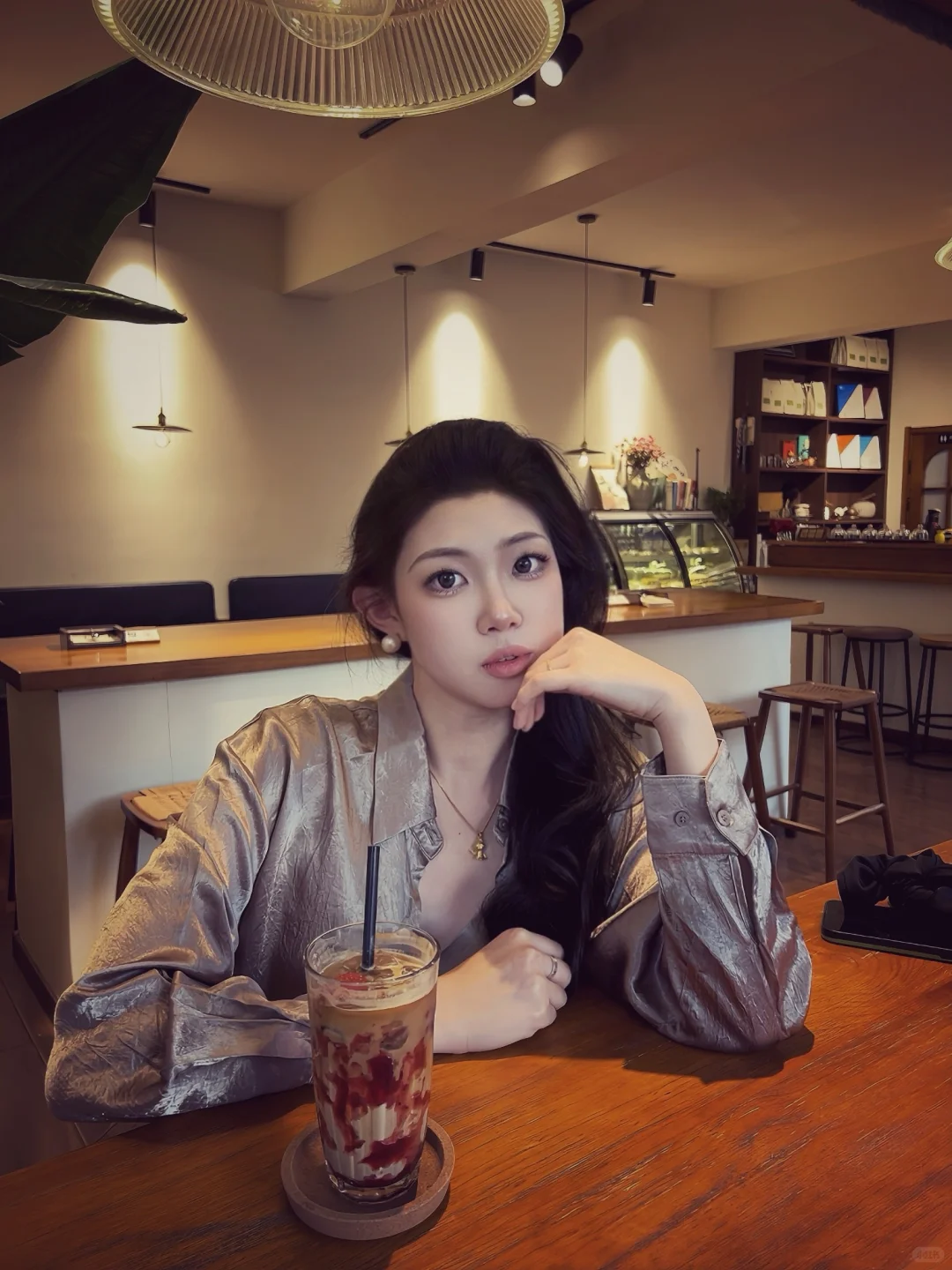 女孩总在年轻时追求女人味