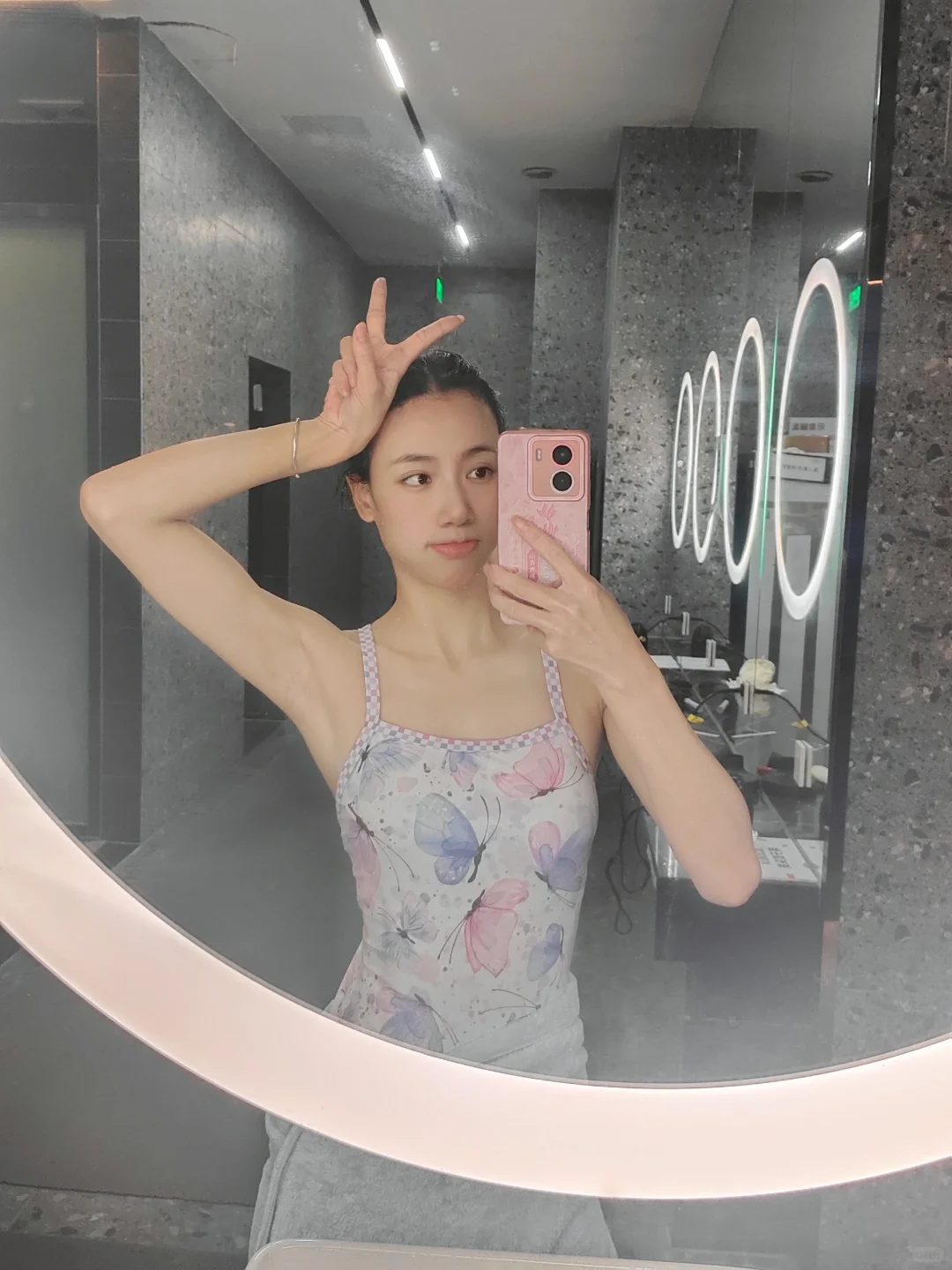 成都游泳女教练，800直接全搞定~