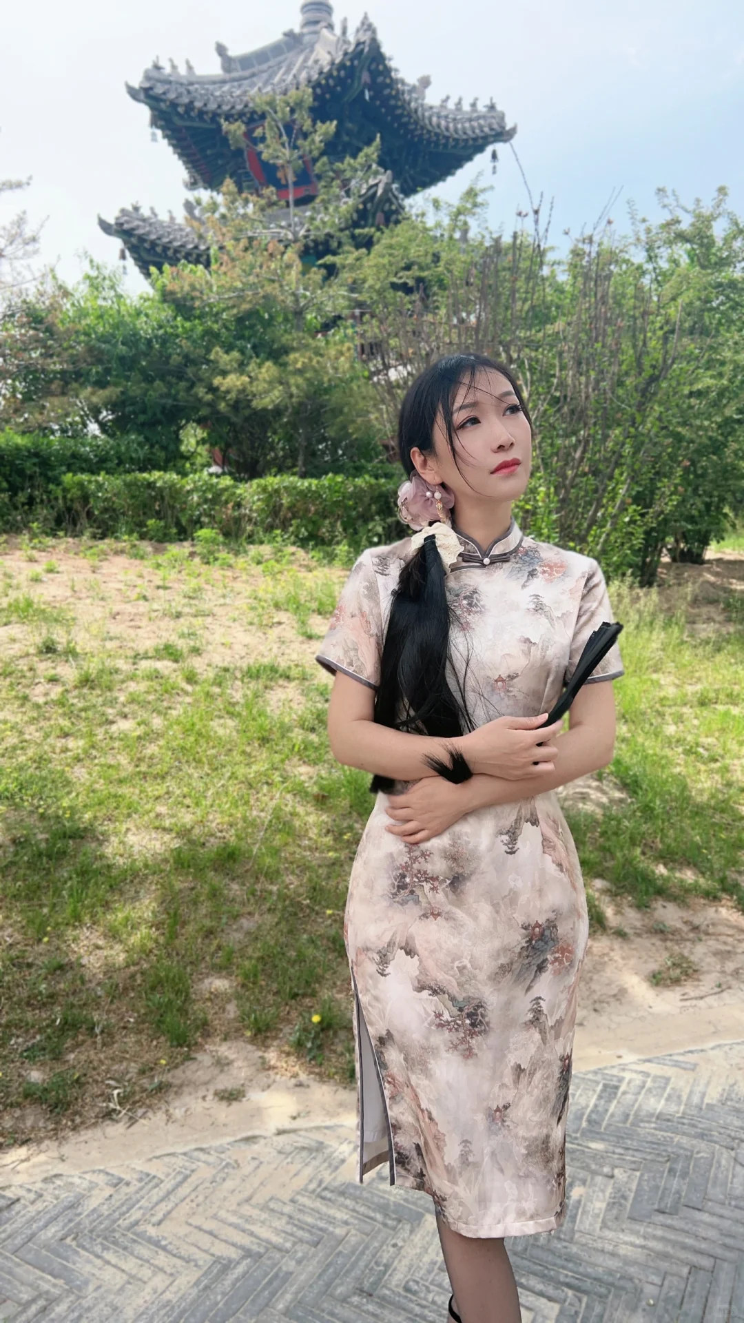 绸缎裹身，温柔入骨，穿旗袍赴一场时光之约