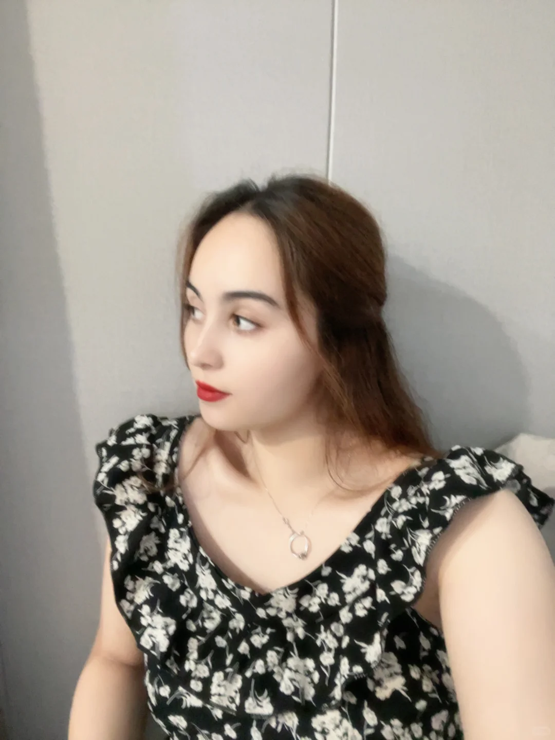 对视一下吧 好喜欢她的眼睛👀