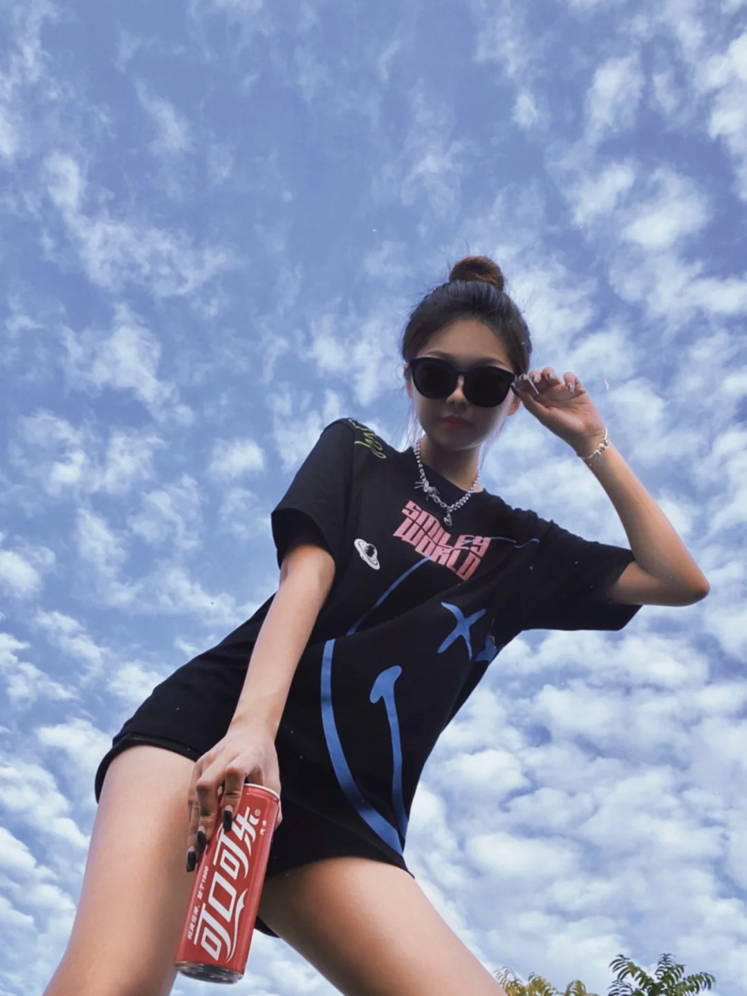 这个角度绝啦📷仰拍天空拍照➕辣妹穿搭