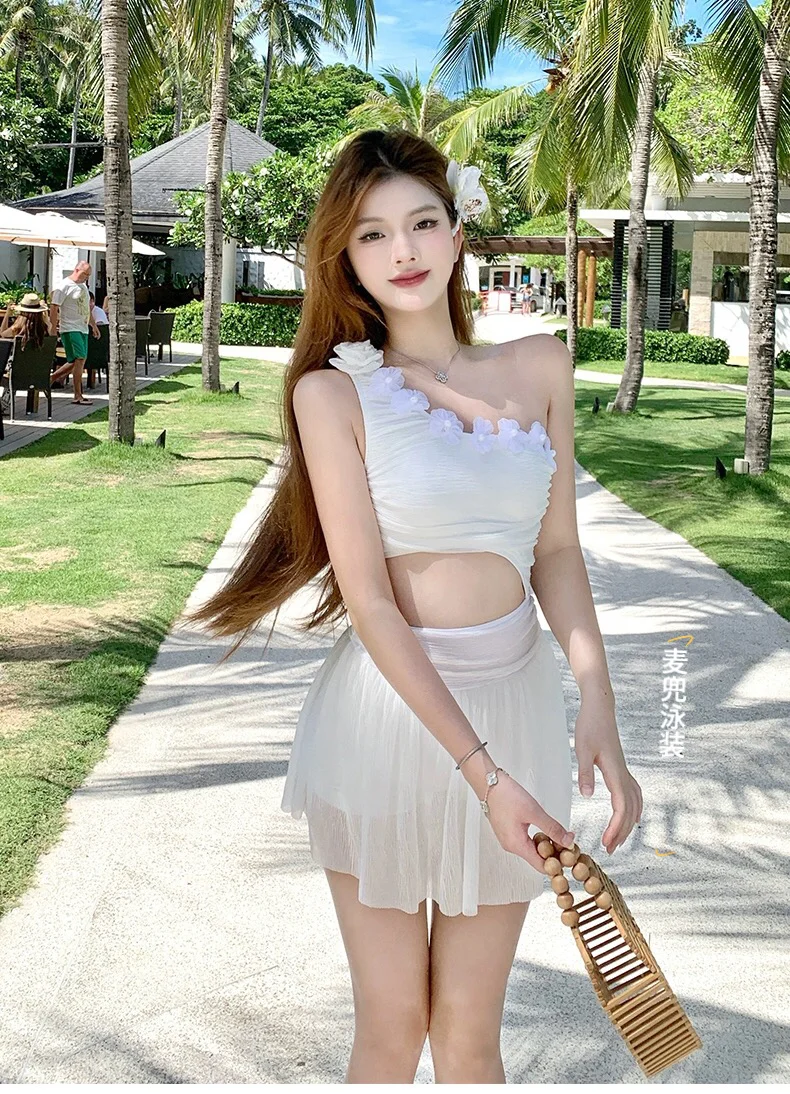 花朵甜美泳衣👙高级感氛围感显瘦度假泳装