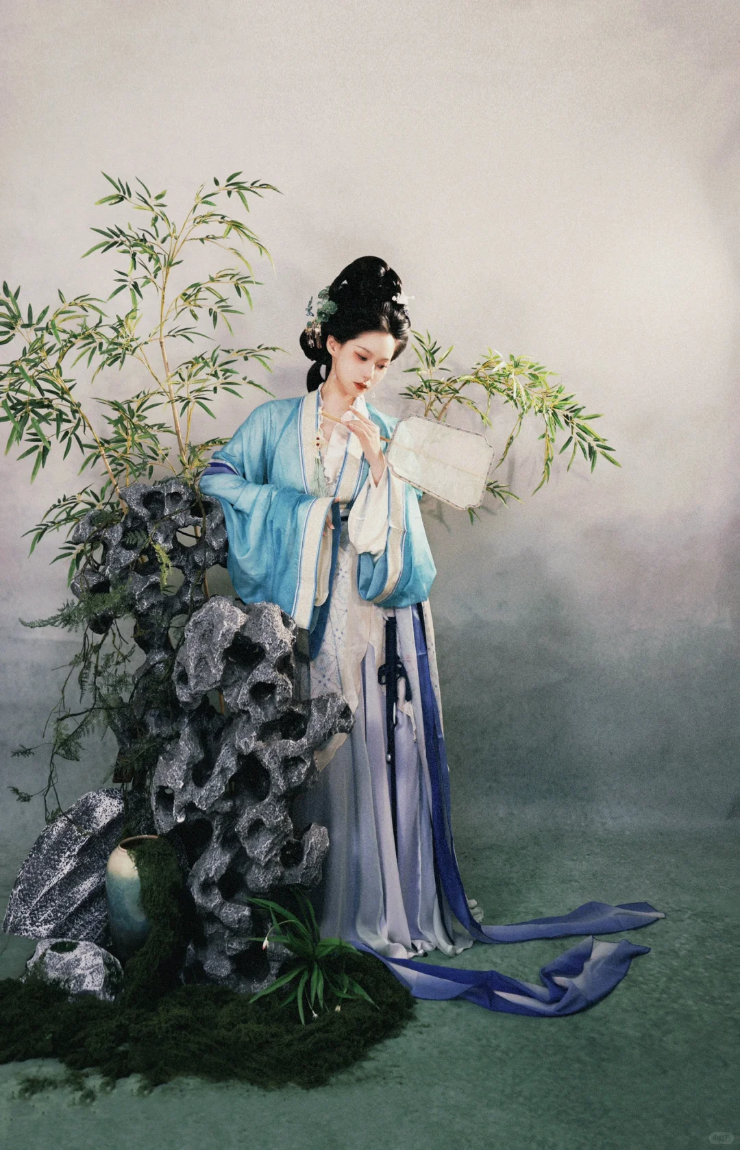 灯火葳蕤 揉皱你眼眉🍃