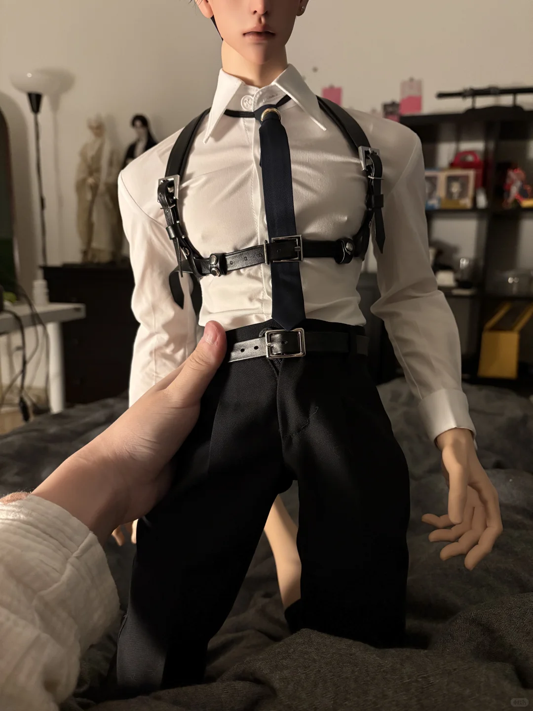 只是穿完衣服扭了一下