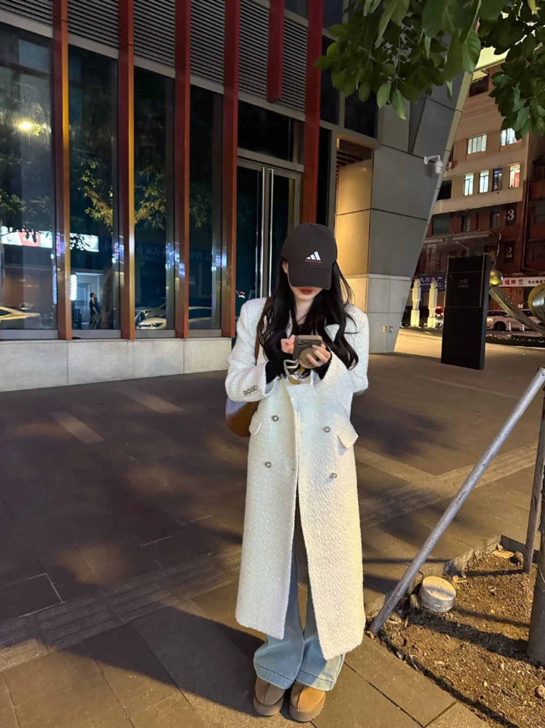 都让一让～美女出街了