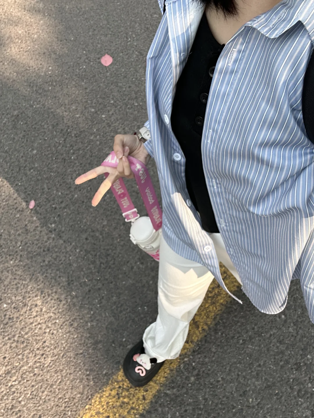 女大周四穿什么