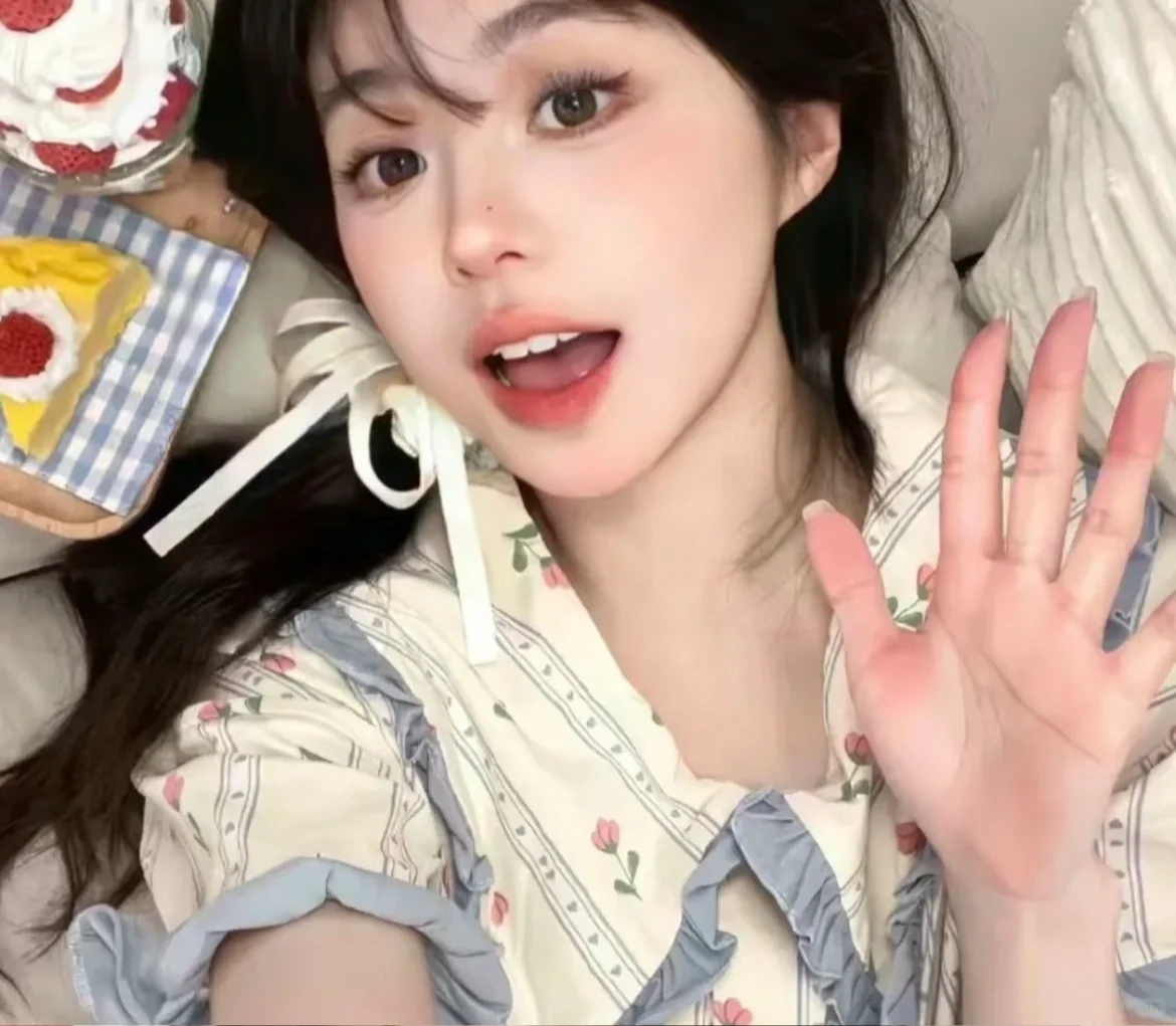超清新女头像。