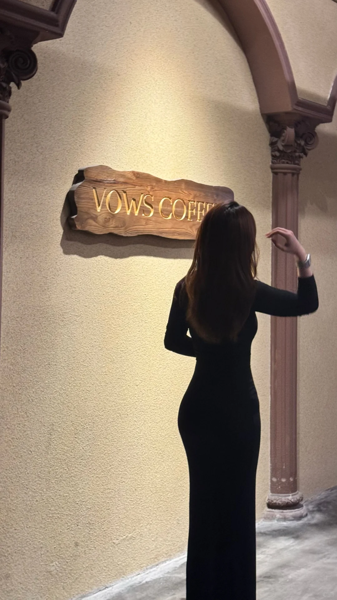 撸铁女必须要拥有一条Skims