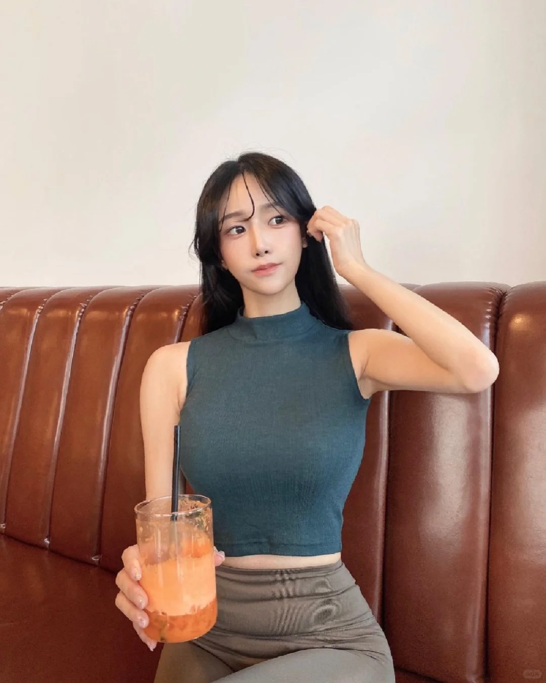 [ins美女]身材性感的大长腿女神模特写真②