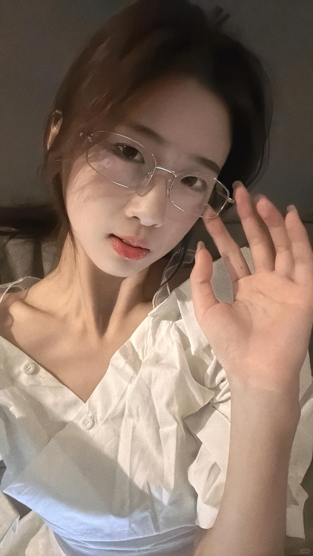 今天的氛围感是眼镜给的