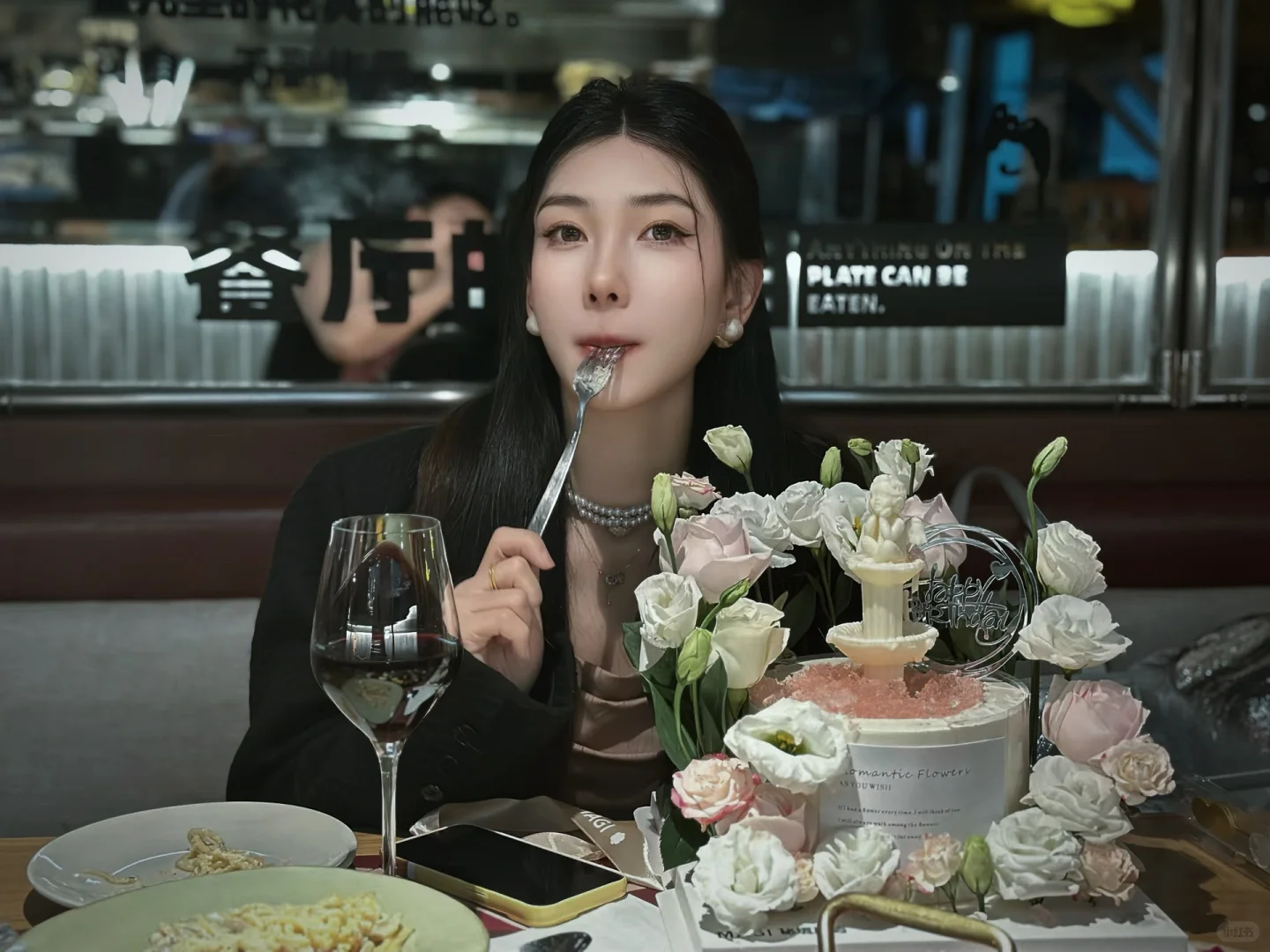 一出手就惊艳的氛围感女孩！