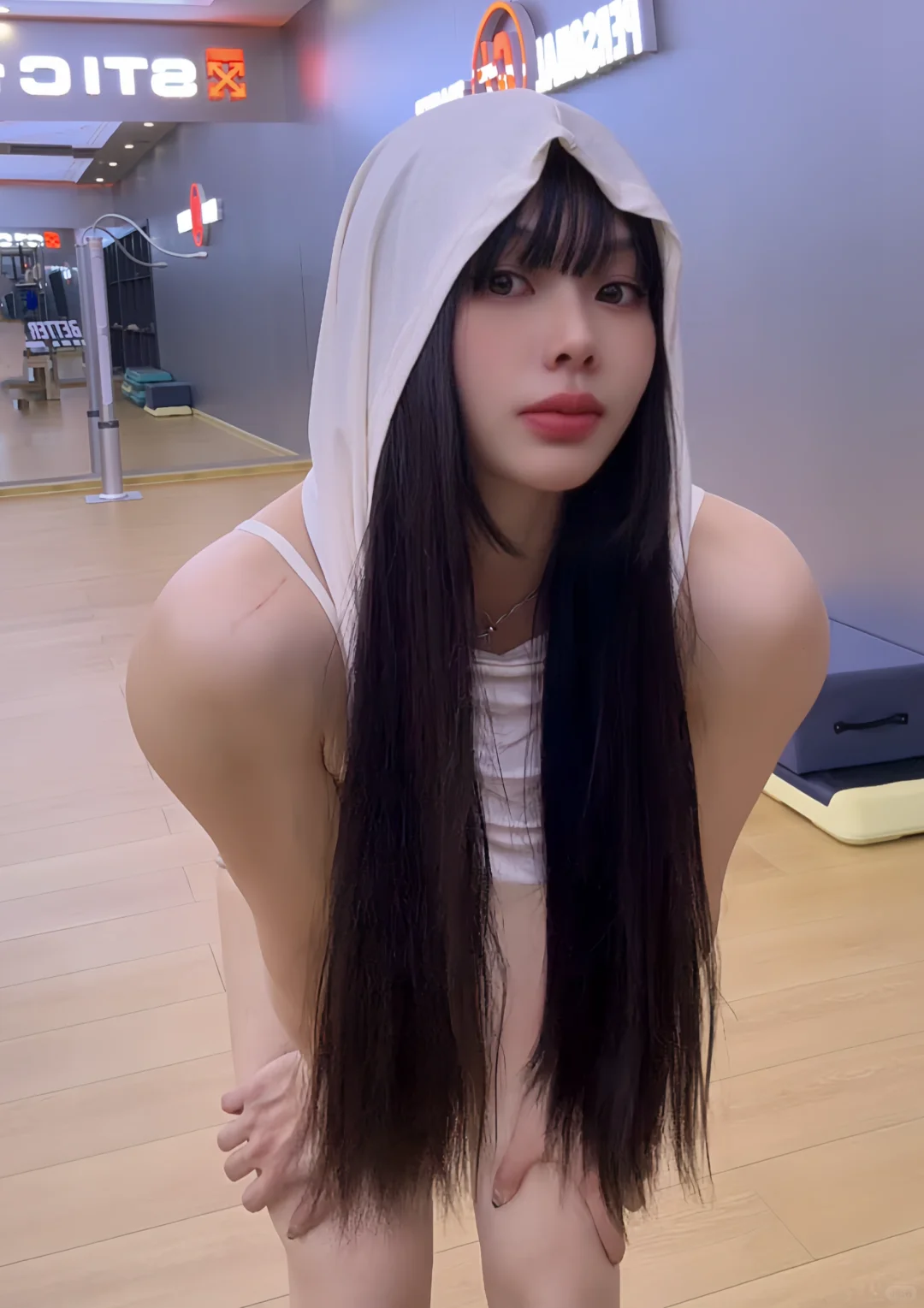 宽肩女生