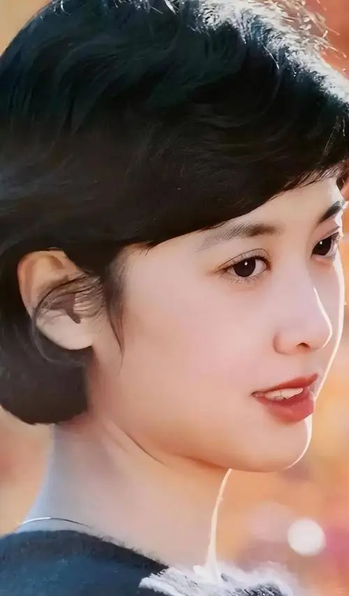 朱琳女儿长大也是美女